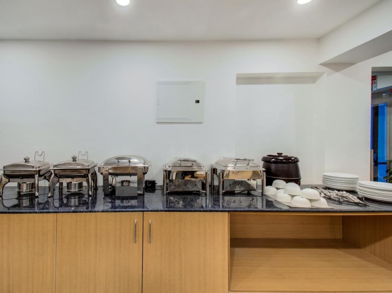 Oyo Townhouse 66 Nagpur Station Ca Road Hotel Exterior photo