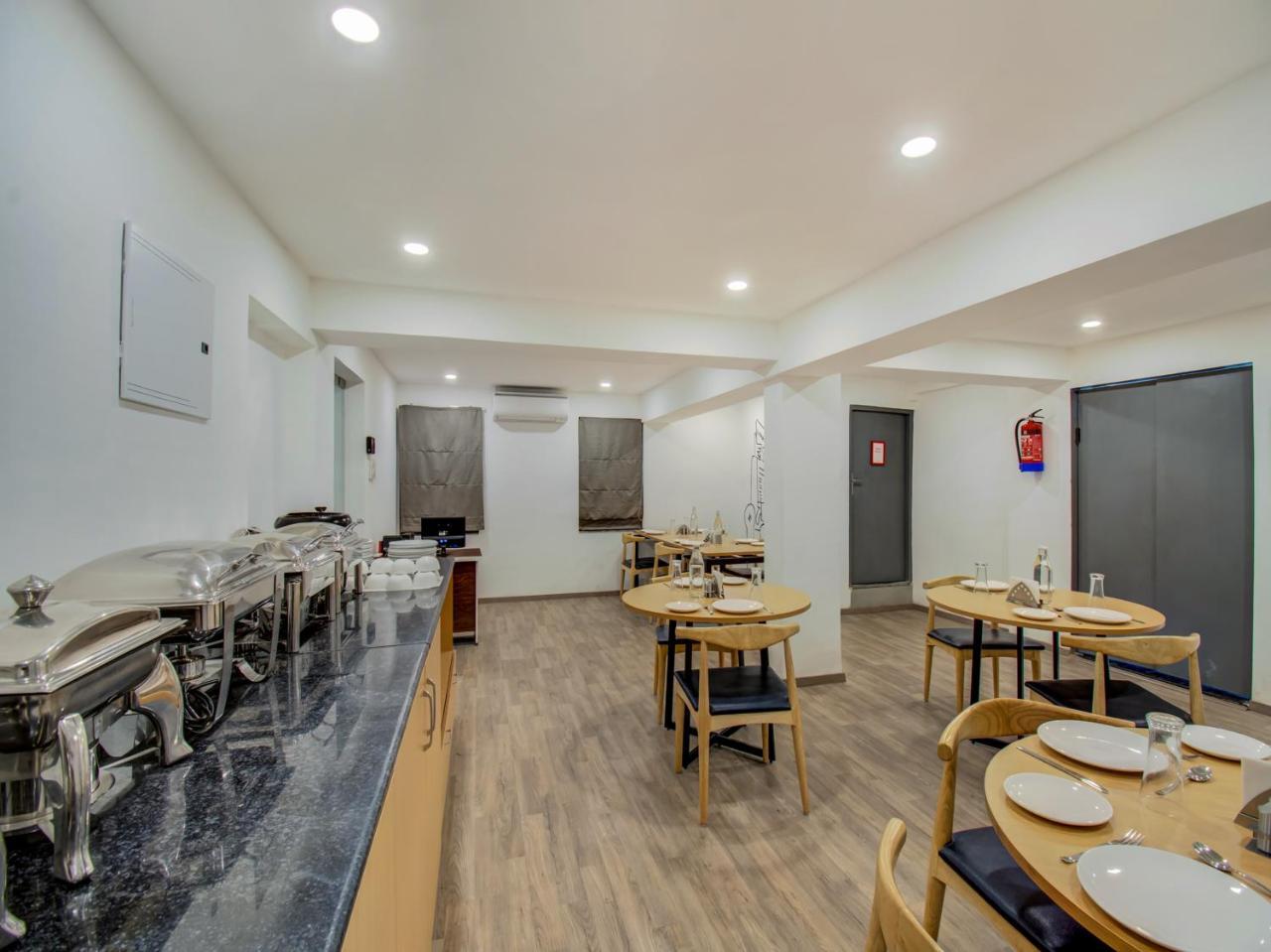 Oyo Townhouse 66 Nagpur Station Ca Road Hotel Exterior photo