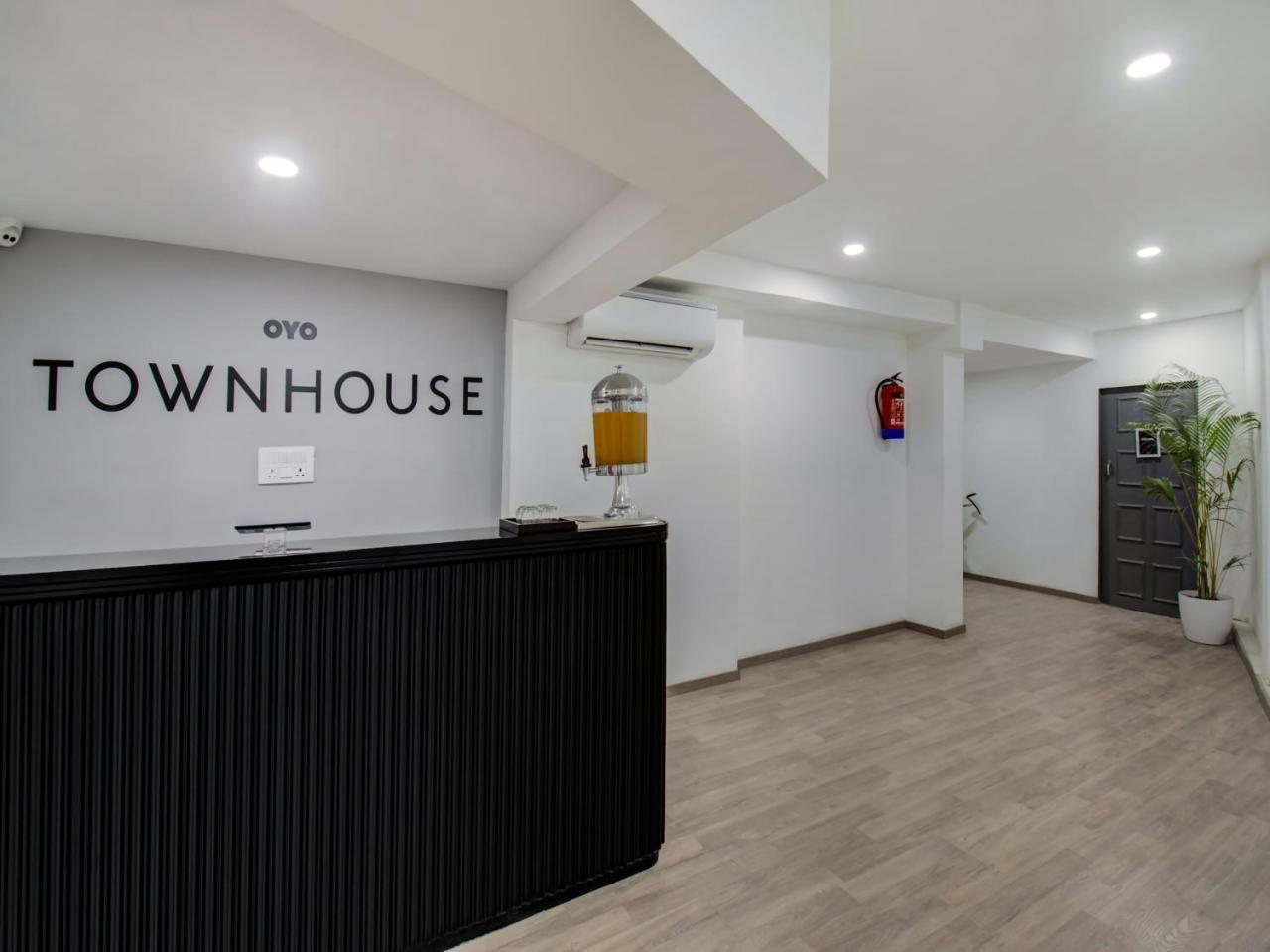 Oyo Townhouse 66 Nagpur Station Ca Road Hotel Exterior photo