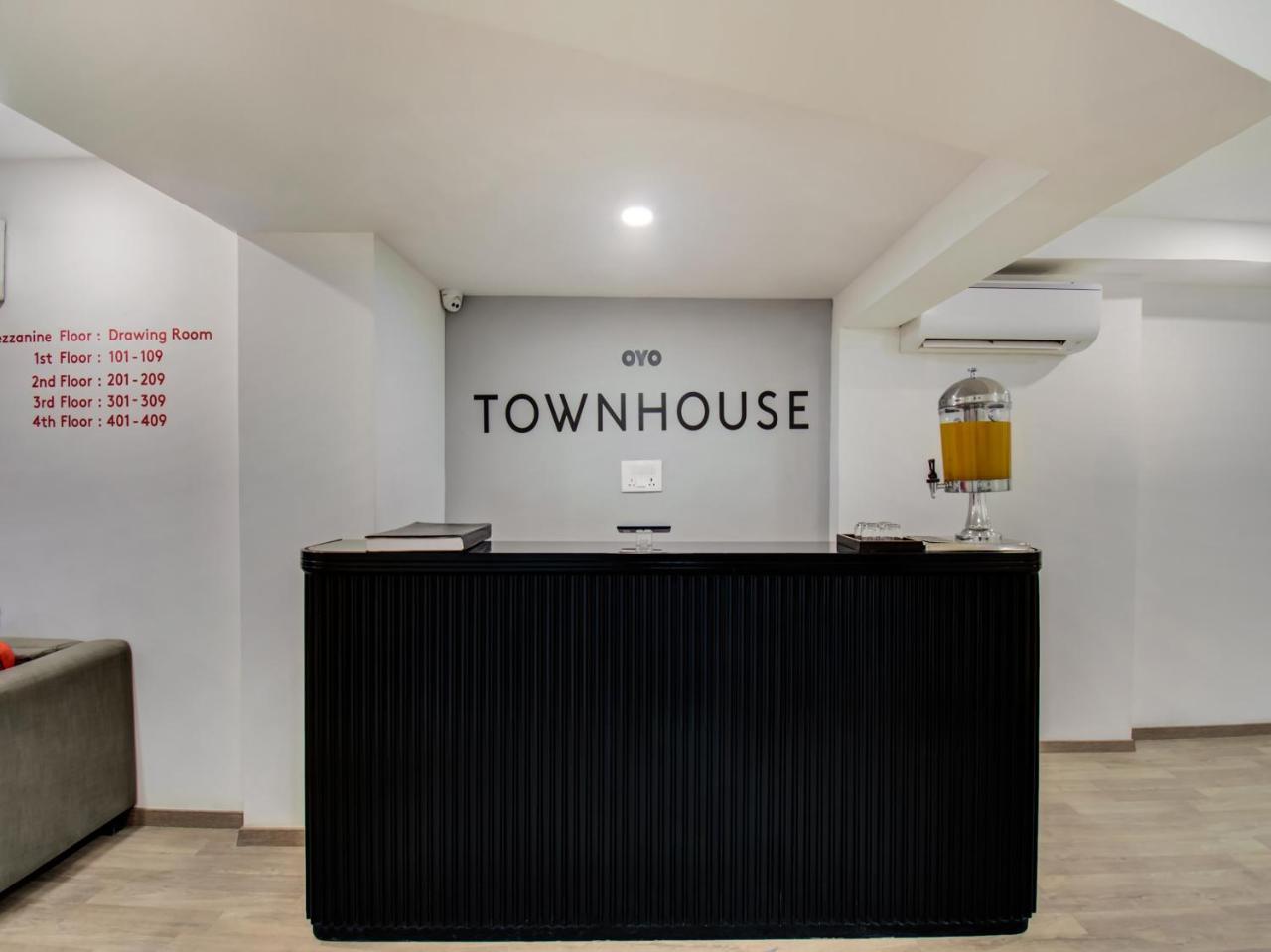 Oyo Townhouse 66 Nagpur Station Ca Road Hotel Exterior photo